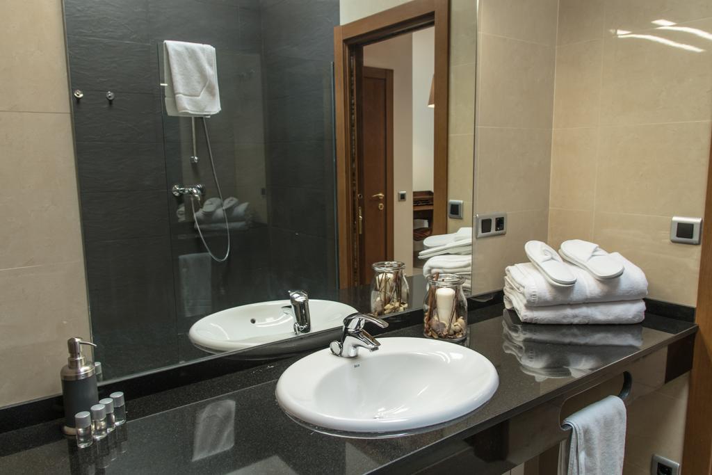 Plaza Apartamentos Binefar Exterior photo